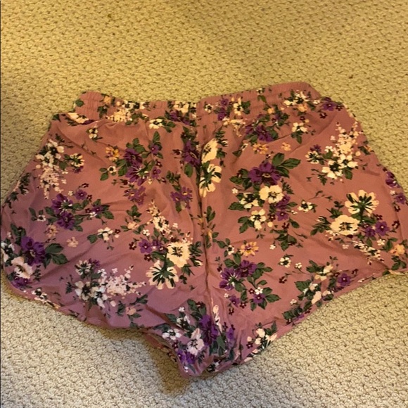 Pink Republic cute Small flower shorts :) - Picture 2 of 4